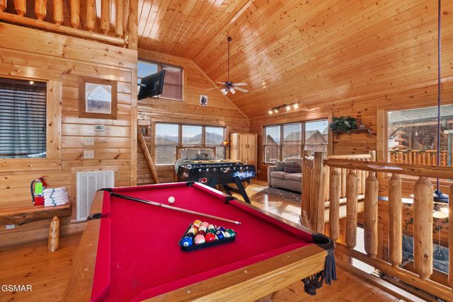 2853 White Oak Ridge Ln, Sevierville, TN 37862