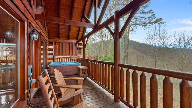2853 White Oak Ridge Ln, Sevierville, TN 37862