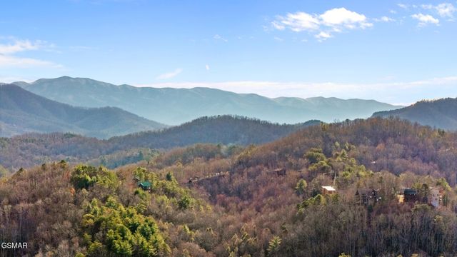 2853 White Oak Ridge Ln, Sevierville, TN 37862