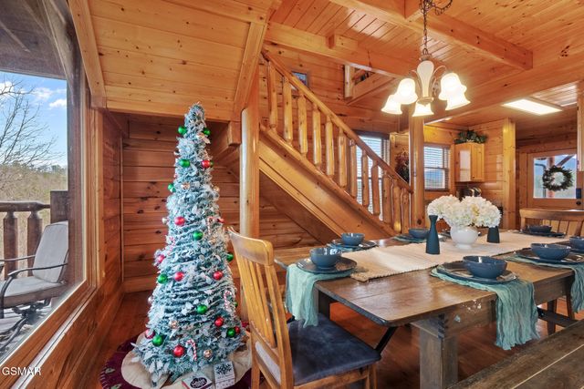 2853 White Oak Ridge Ln, Sevierville, TN 37862