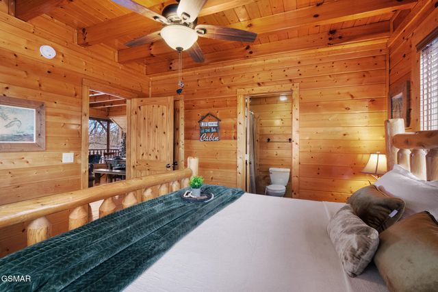 2853 White Oak Ridge Ln, Sevierville, TN 37862