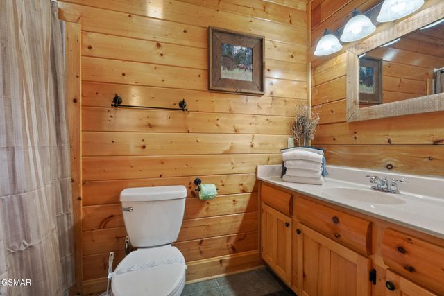 2853 White Oak Ridge Ln, Sevierville, TN 37862