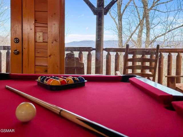 2853 White Oak Ridge Ln, Sevierville, TN 37862