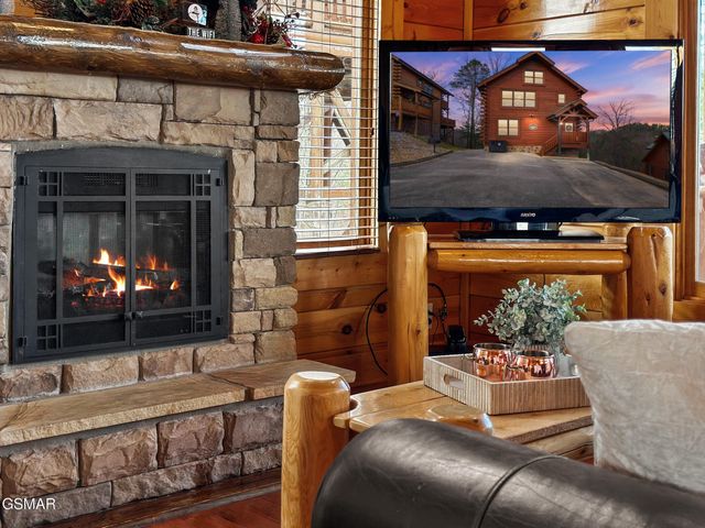 2853 White Oak Ridge Ln, Sevierville, TN 37862