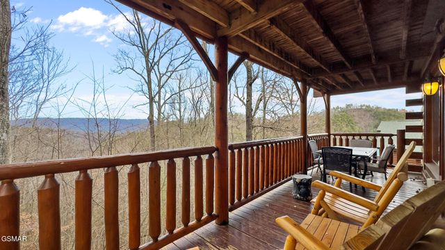 2853 White Oak Ridge Ln, Sevierville, TN 37862