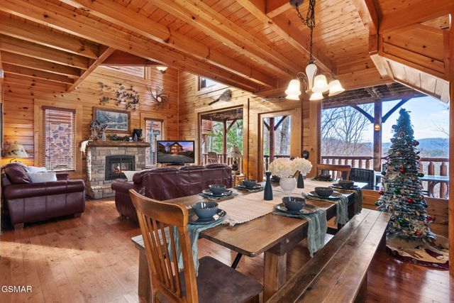 2853 White Oak Ridge Ln, Sevierville, TN 37862