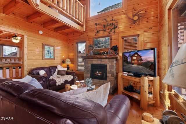 2853 White Oak Ridge Ln, Sevierville, TN 37862