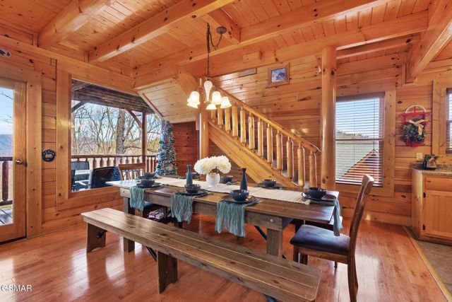 2853 White Oak Ridge Ln, Sevierville, TN 37862