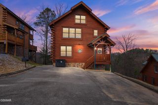 2853 White Oak Ridge Ln, Sevierville, TN 37862