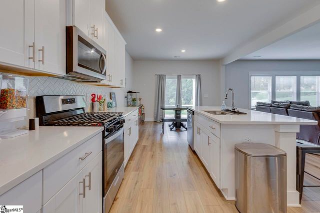 208 Roderick Lane, Greenville, SC 29605
