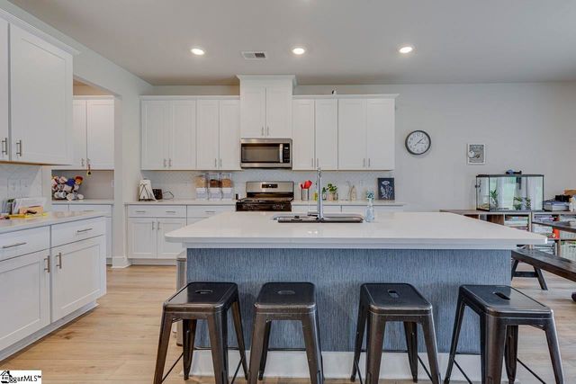 208 Roderick Lane, Greenville, SC 29605