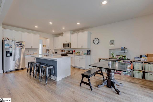 208 Roderick Lane, Greenville, SC 29605