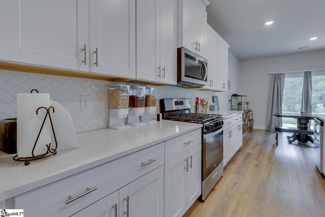 208 Roderick Lane, Greenville, SC 29605