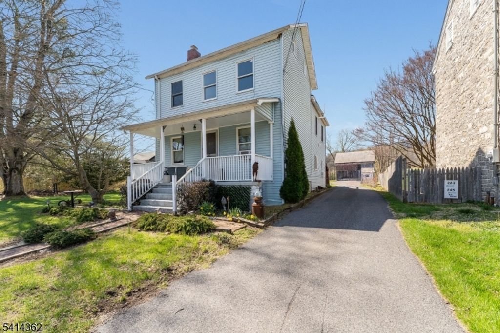 243 County Road 627, Pohatcong Twp., NJ 08848