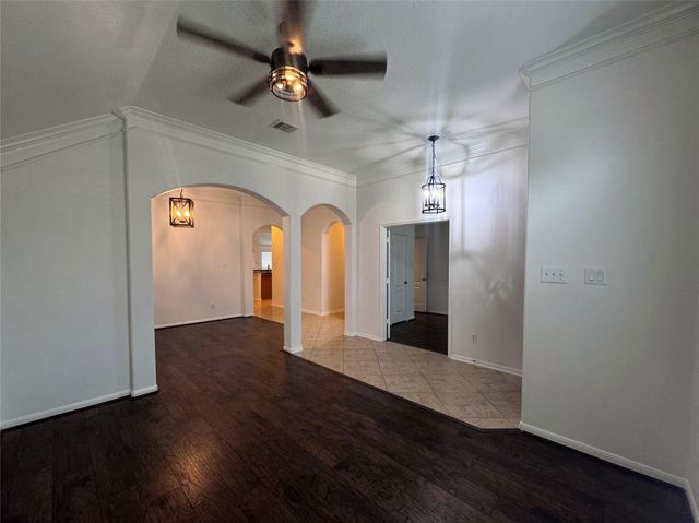 9023 Kinnel Lane, Tomball, TX 77375