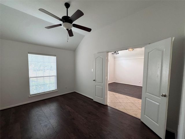 9023 Kinnel Lane, Tomball, TX 77375