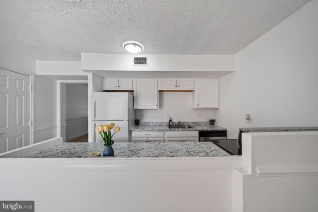 9248 HOOD RD, Manassas, VA 20110