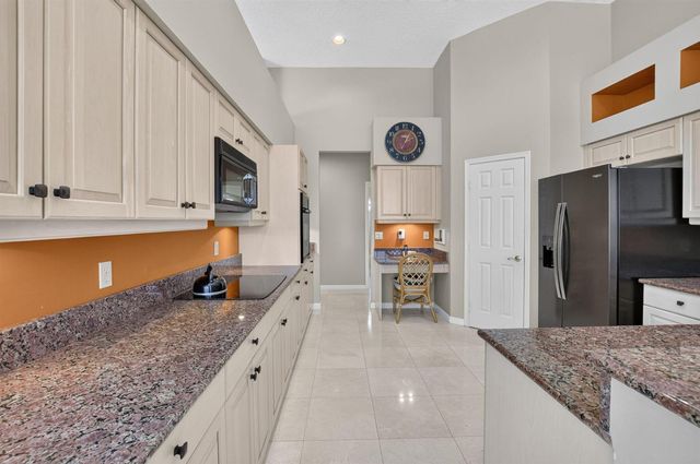 8064 Desmond Drive, Boynton Beach, FL 33472