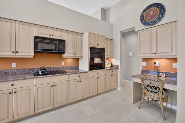 8064 Desmond Drive, Boynton Beach, FL 33472