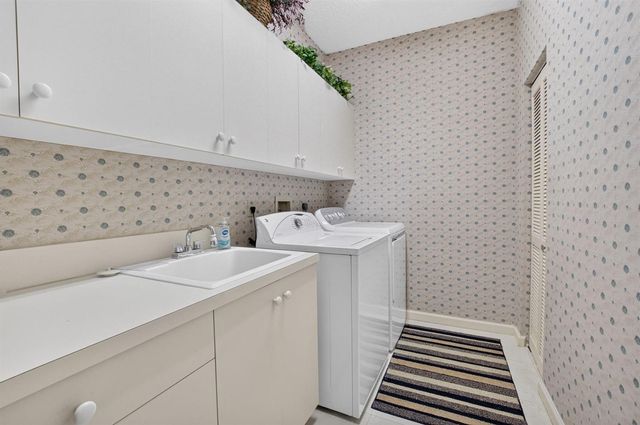 8064 Desmond Drive, Boynton Beach, FL 33472