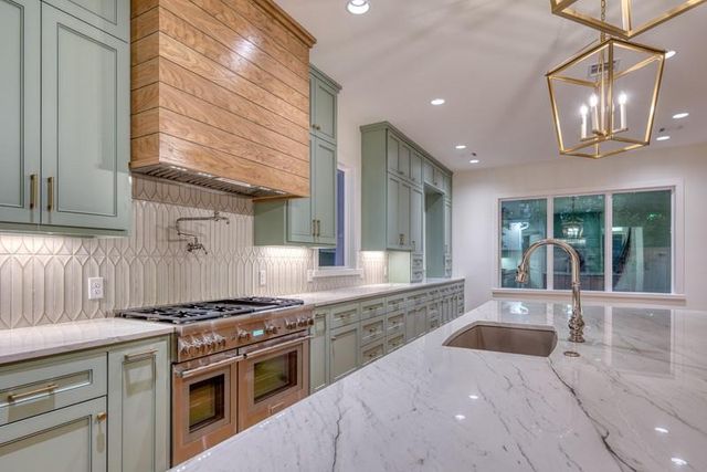 2006 Lexington Street, Houston, TX 77098