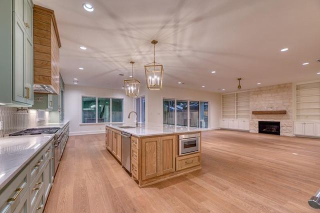 2006 Lexington Street, Houston, TX 77098