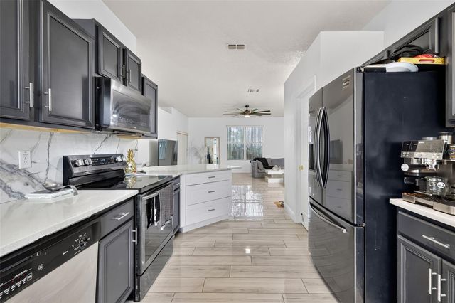 5405 CAPE HATTERAS DR, Clermont, FL 34714