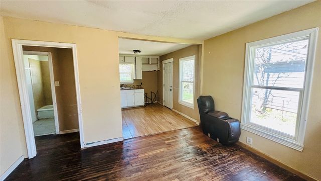 2016 Daniel Street, Fort Worth, TX 76104