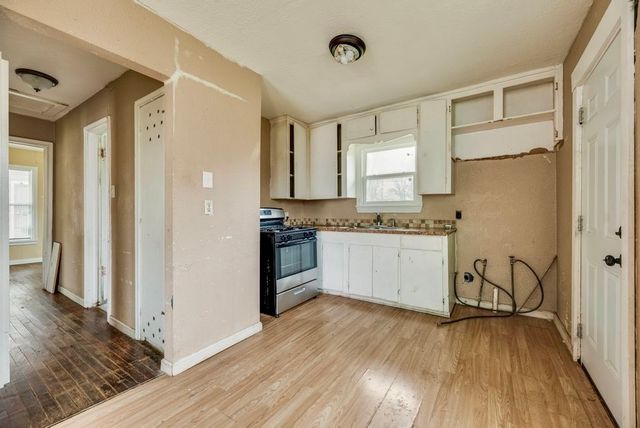 2016 Daniel Street, Fort Worth, TX 76104