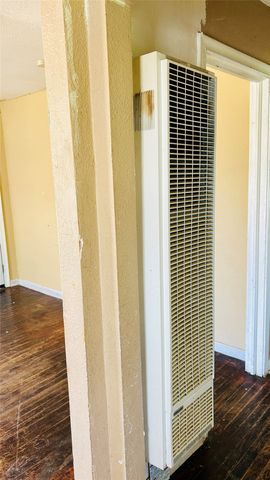 2016 Daniel Street, Fort Worth, TX 76104