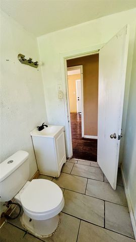 2016 Daniel Street, Fort Worth, TX 76104