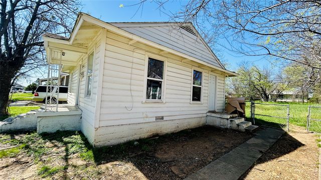 2016 Daniel Street, Fort Worth, TX 76104