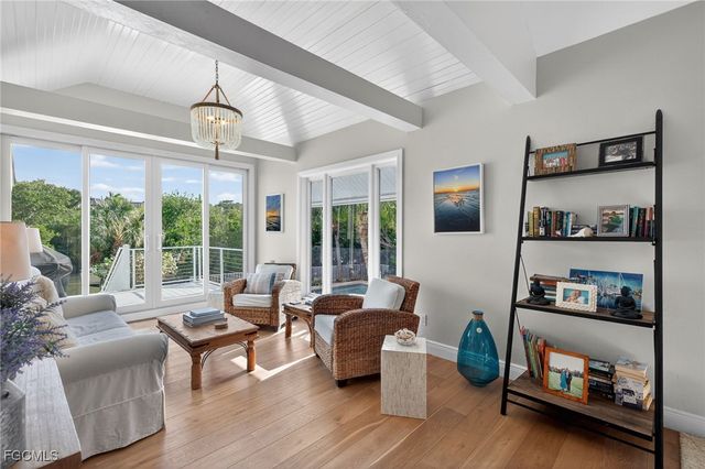 699 Anchor DR, Sanibel, FL 33957