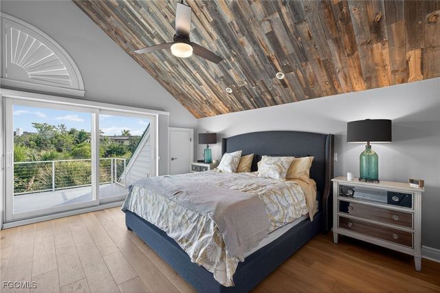 699 Anchor DR, Sanibel, FL 33957