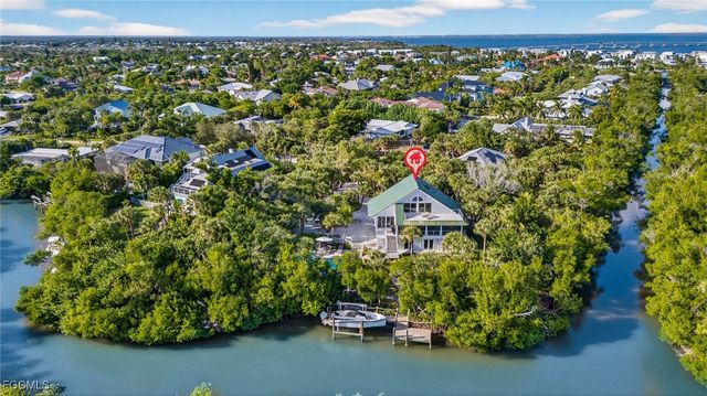 699 Anchor DR, Sanibel, FL 33957