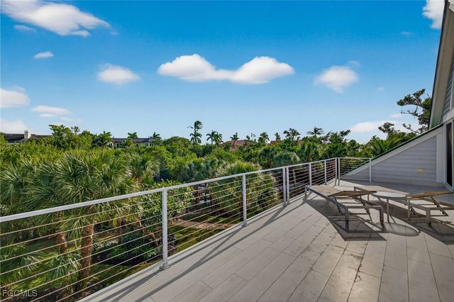 699 Anchor DR, Sanibel, FL 33957