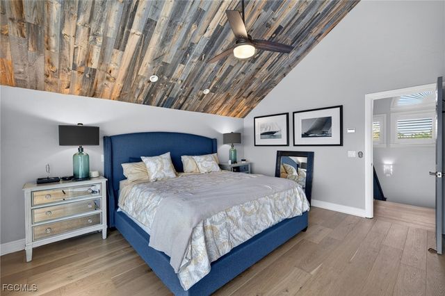 699 Anchor DR, Sanibel, FL 33957