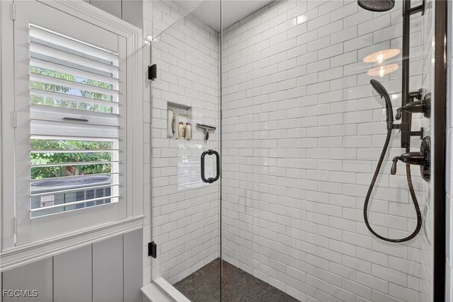 699 Anchor DR, Sanibel, FL 33957