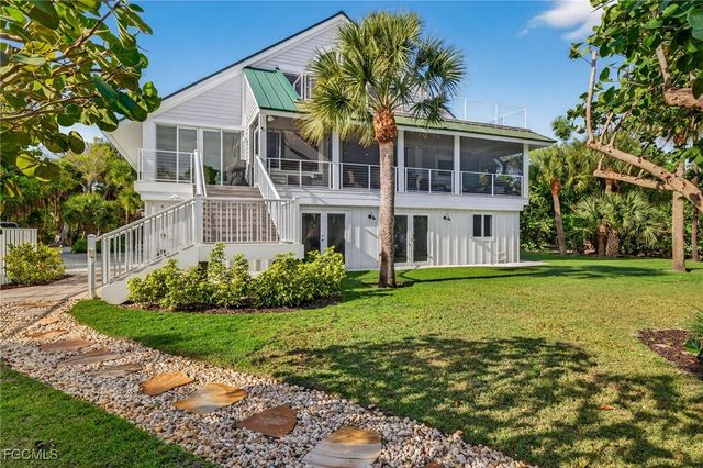 699 Anchor DR, Sanibel, FL 33957