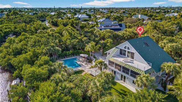 699 Anchor DR, Sanibel, FL 33957