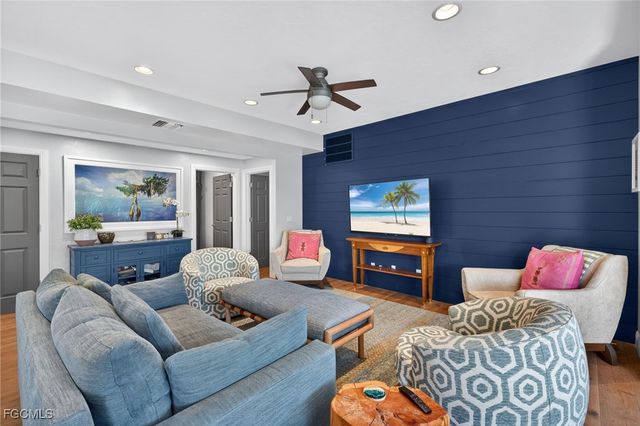 699 Anchor DR, Sanibel, FL 33957