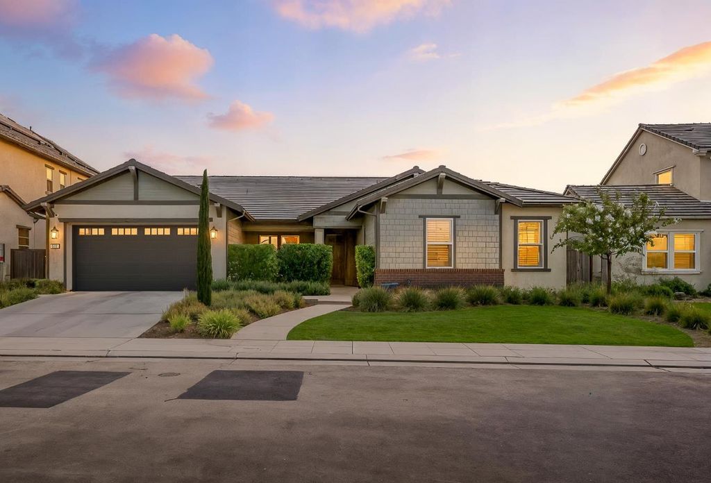 572 Pinnacle Drive W, Madera, CA 93636