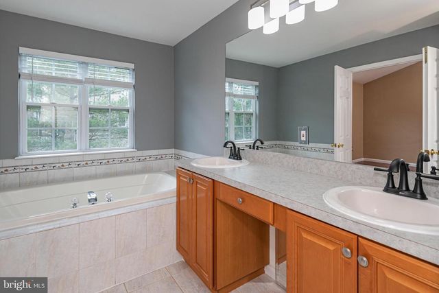 36 TRUMAN AVE, Princeton, NJ 08540