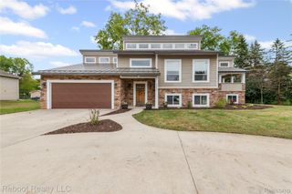 5322 Clintonville Road, Independence Charter Township, MI 48346