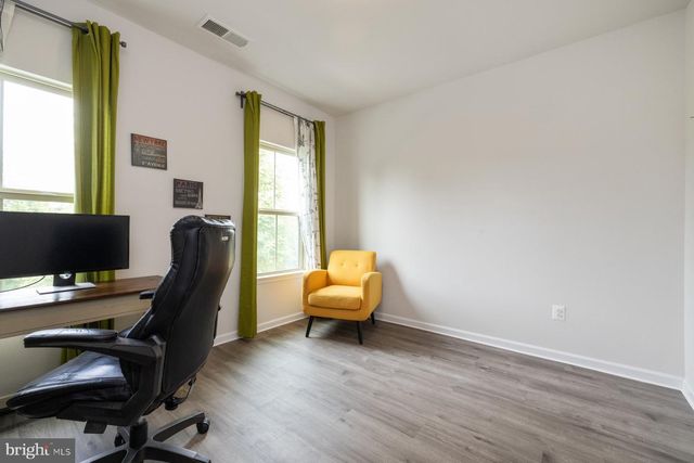5861 OAKDALE VILLAGE RD, Ijamsville, MD 21754