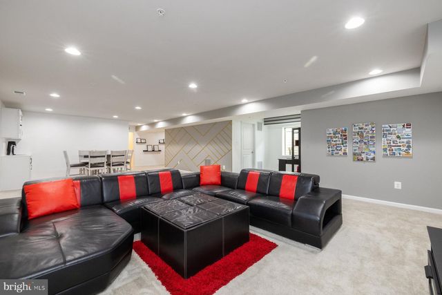 5861 OAKDALE VILLAGE RD, Ijamsville, MD 21754