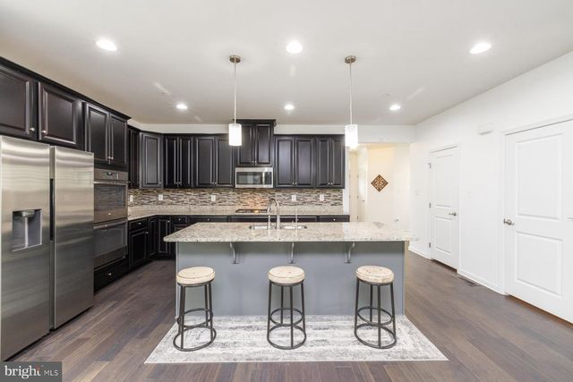 5861 OAKDALE VILLAGE RD, Ijamsville, MD 21754