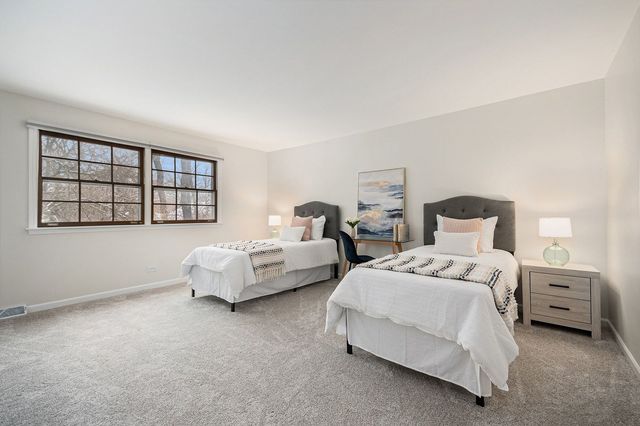 5387 Candlewood Court, Lisle, IL 60532