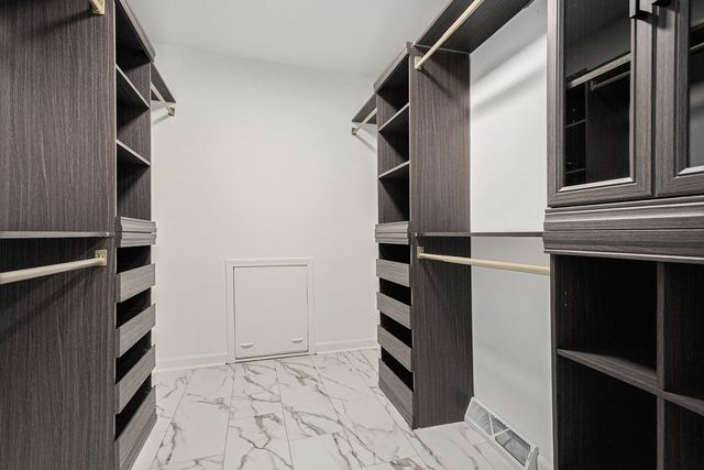 5387 Candlewood Court, Lisle, IL 60532