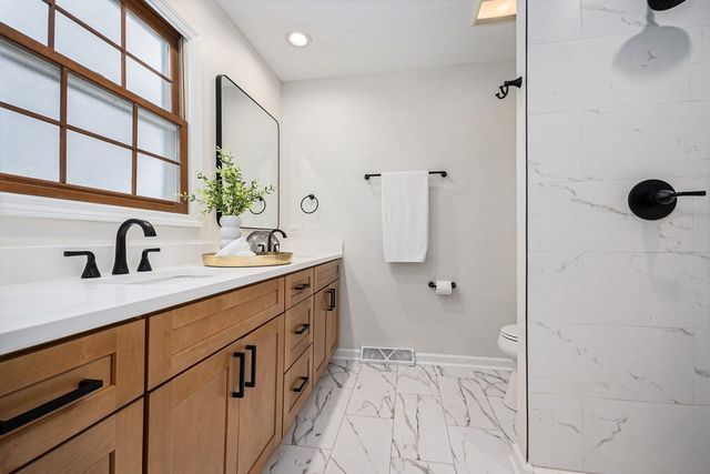 5387 Candlewood Court, Lisle, IL 60532